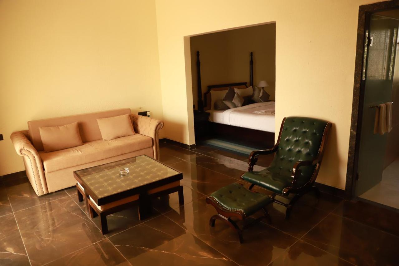 Hotel The Pench International Khawāsa Exterior foto